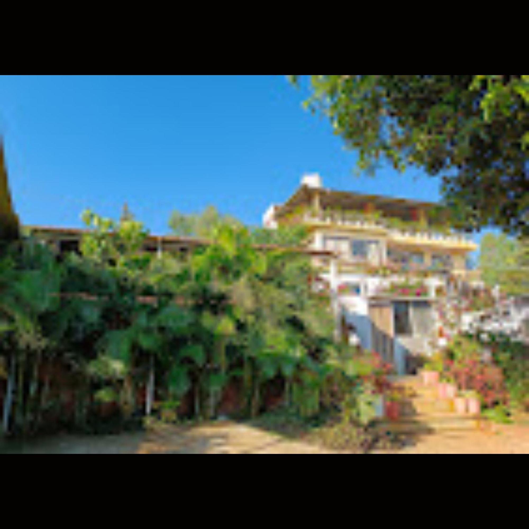 Strawberry County Otel Panchgani Dış mekan fotoğraf